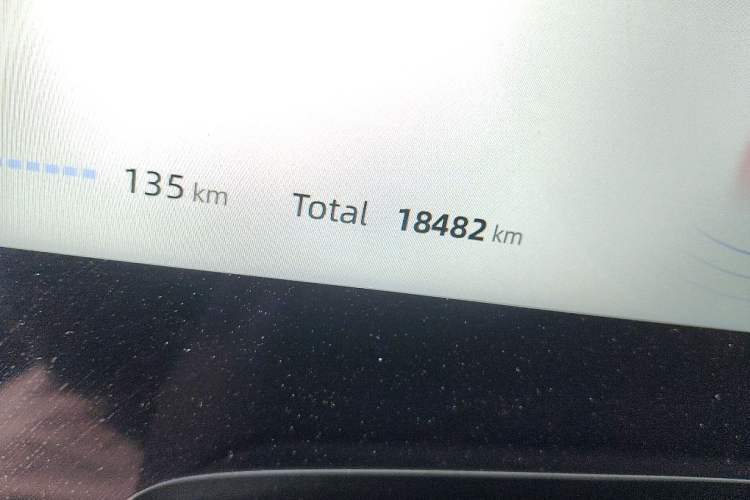 Used CHANGAN UNI-T 2023 Second-Generation 1.5T Prestige Model Odometer Close Up