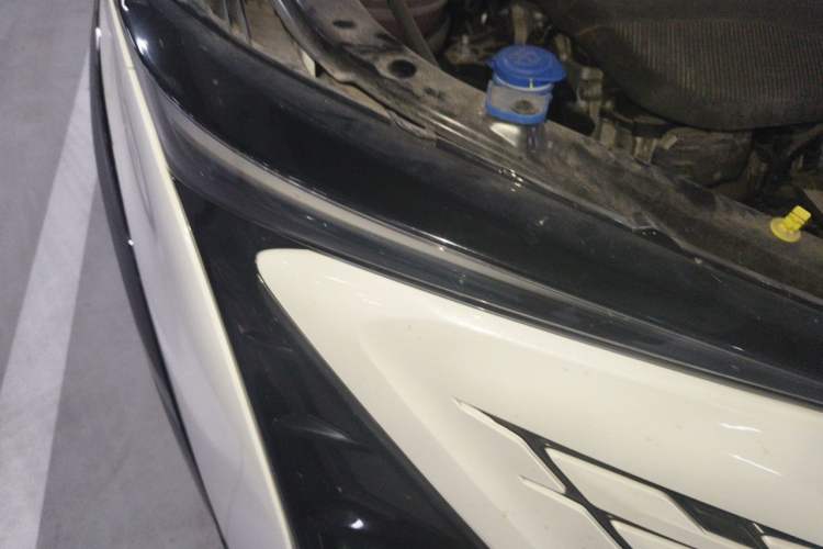 Used CHANGAN UNI-T 2023 Second-Generation 1.5T Prestige Model Right Front Headlight