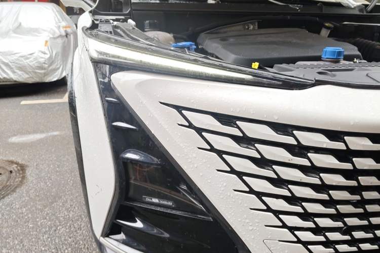 Used CHANGAN UNI-T 2023 2nd Generation 1.5T Luxury Version Right Front Headlight