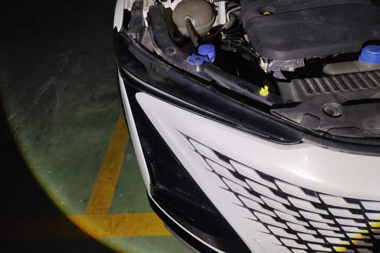 Used CHANGAN UNI-T 2023 Second-Generation 1.5T Prestige Model Right Front Headlight