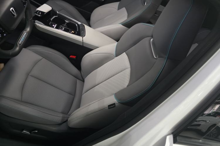 Used CHANGAN UNI-T 2023 Second-Generation 1.5T Prestige Model Right Front Seat