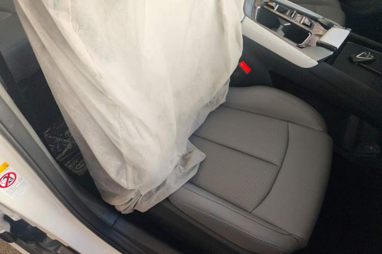 Used CHANGAN UNI-T 2023 Second-Generation 1.5T Prestige Model Right Front Seat