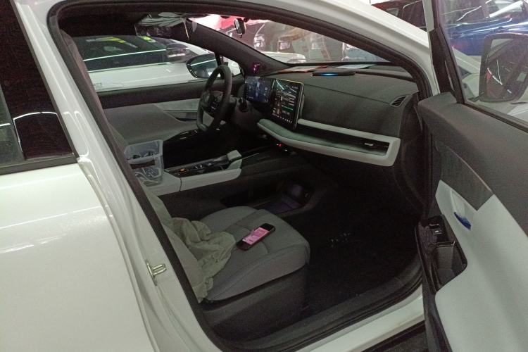 Used CHANGAN UNI-T 2023 Second-Generation 1.5T Prestige Model Right Front Seat
