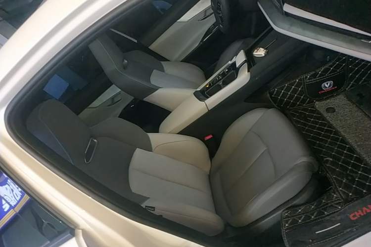 Used CHANGAN UNI-T 2023 Second-Generation 1.5T Prestige Model Right Front Seat