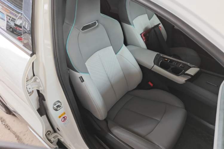 Used CHANGAN UNI-T 2023 Second-Generation 1.5T Prestige Model Right Front Seat