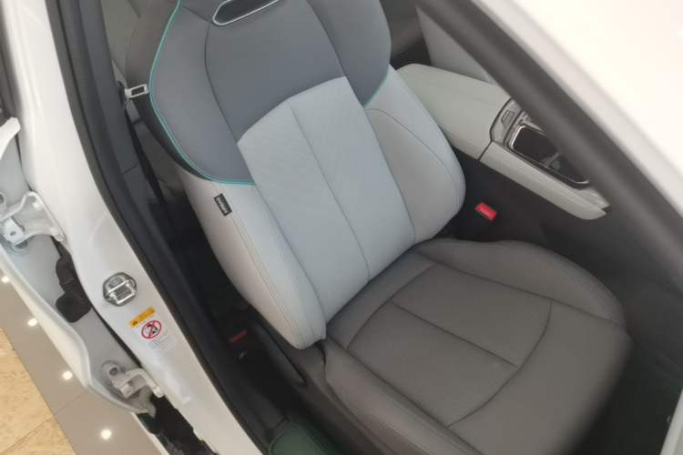 Used CHANGAN UNI-T 2023 Second-Generation 1.5T Prestige Model Right Front Seat