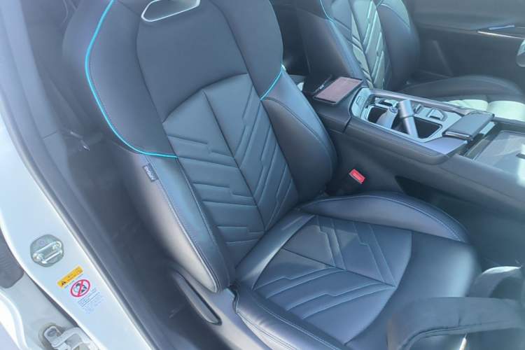 Used CHANGAN UNI-T 2023 2nd Generation 1.5T Luxury Version Right Front Seat