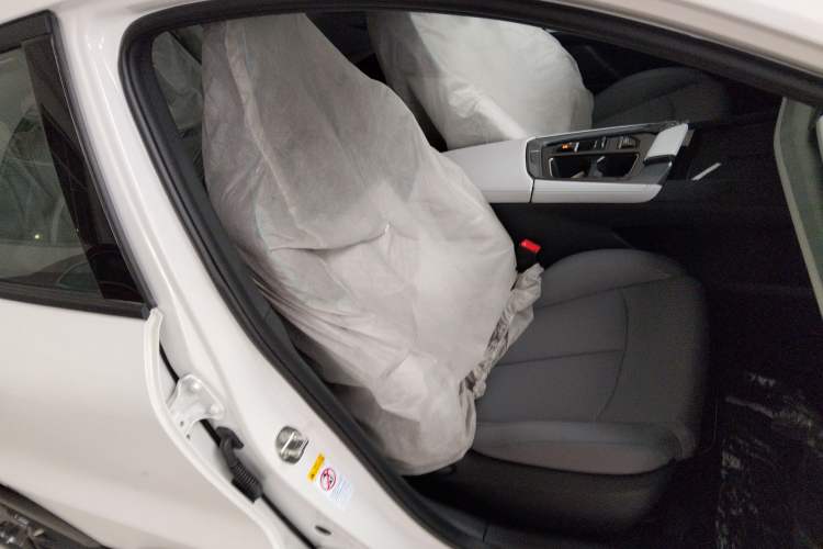 Used CHANGAN UNI-T 2023 Second-Generation 1.5T Prestige Model Right Front Seat
