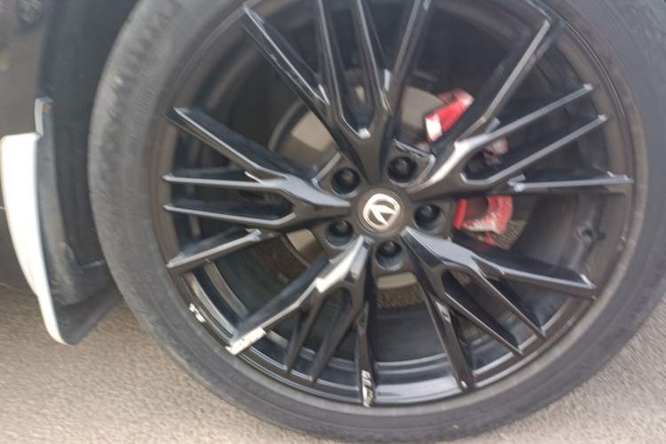 Used CHANGAN UNI-T 2023 2nd Generation 1.5T Flagship Version Right Front Wheel Hub