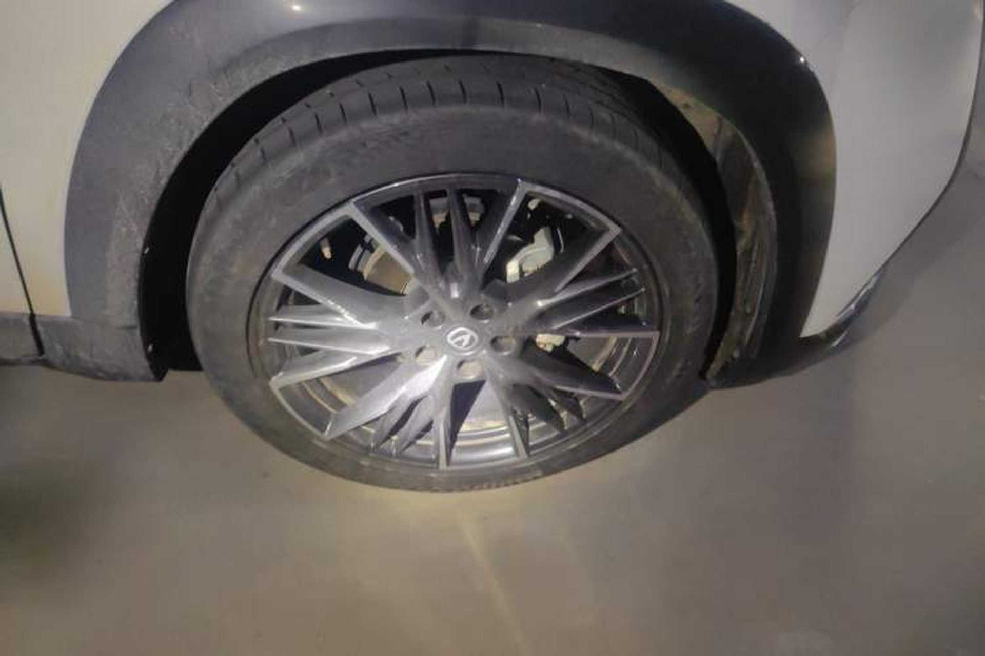 Used CHANGAN UNI-T 2023 Second-Generation 1.5T Prestige Model Right Front Wheel Hub