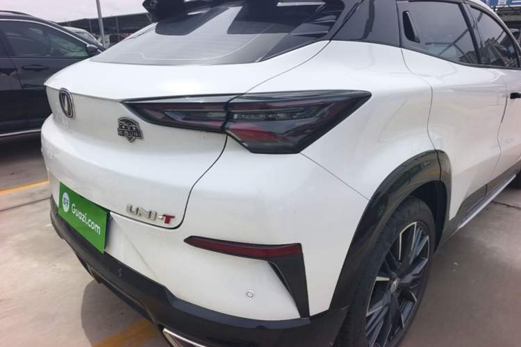 Used CHANGAN UNI-T 2023 Second-Generation 1.5T Prestige Model Right Rear Taillight
