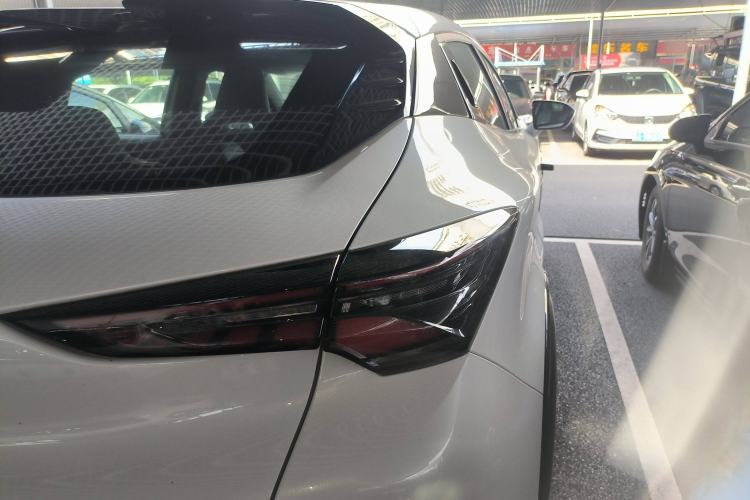 Used CHANGAN UNI-T 2023 Second-Generation 1.5T Prestige Model Right Rear Taillight
