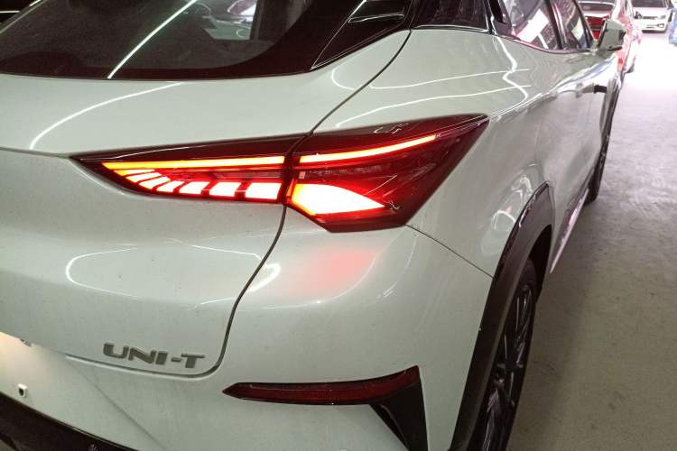 Used CHANGAN UNI-T 2023 Second-Generation 1.5T Prestige Model Right Rear Taillight