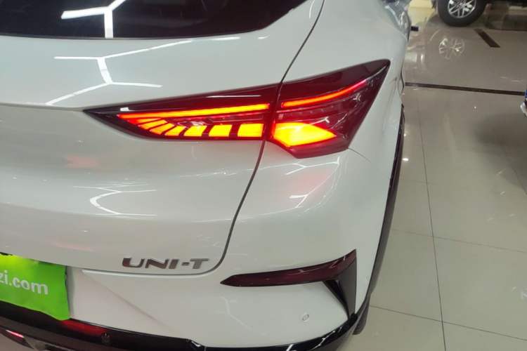 Used CHANGAN UNI-T 2023 2nd Generation 1.5T Flagship Version Right Rear Taillight