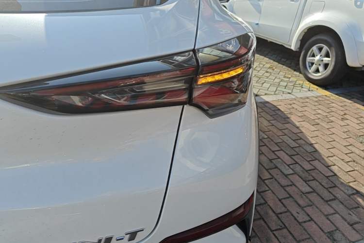 Used CHANGAN UNI-T 2023 Second-Generation 1.5T Prestige Model Right Rear Taillight