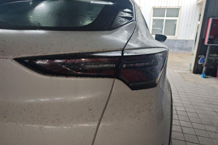 Used CHANGAN UNI-T 2023 Second-Generation 1.5T Prestige Model Right Rear Taillight
