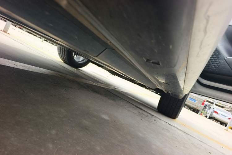 Used CHANGAN UNI-T 2023 Second-Generation 1.5T Prestige Model Right Side Sill