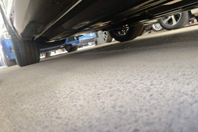 Used CHANGAN UNI-T 2023 Second-Generation 1.5T Prestige Model Right Side Sill