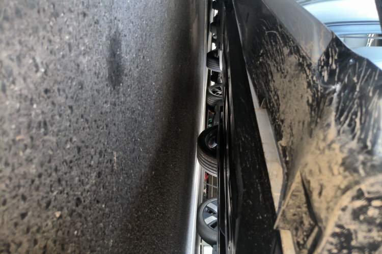 Used CHANGAN UNI-T 2023 Second-Generation 1.5T Prestige Model Right Side Sill