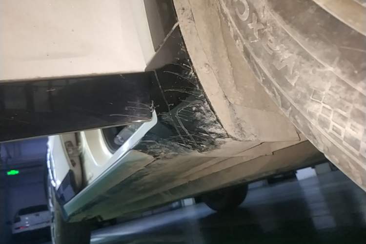 Used CHANGAN UNI-T 2023 Second-Generation 1.5T Prestige Model Right Side Sill