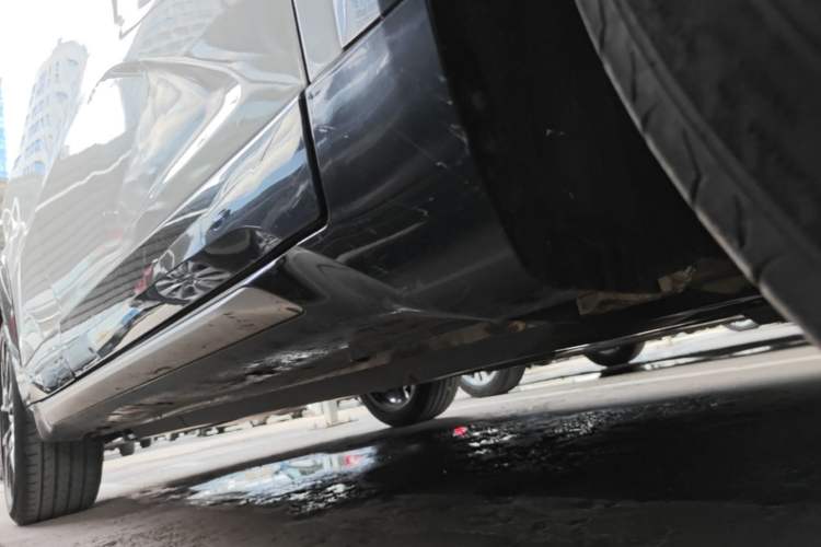 Used CHANGAN UNI-T 2023 Second-Generation 1.5T Prestige Model Right Side Sill