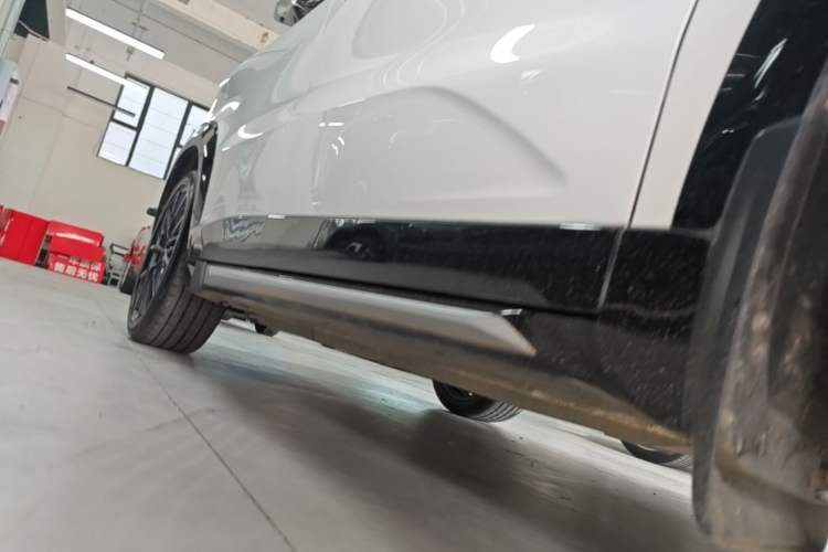 Used CHANGAN UNI-T 2023 2nd Generation 1.5T Flagship Version Right Side Sill