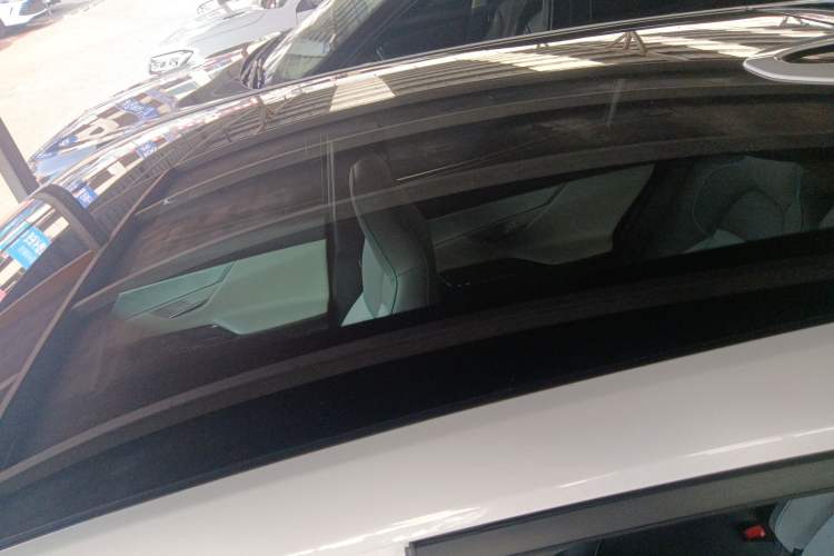 Used CHANGAN UNI-T 2023 Second-Generation 1.5T Prestige Model Roof