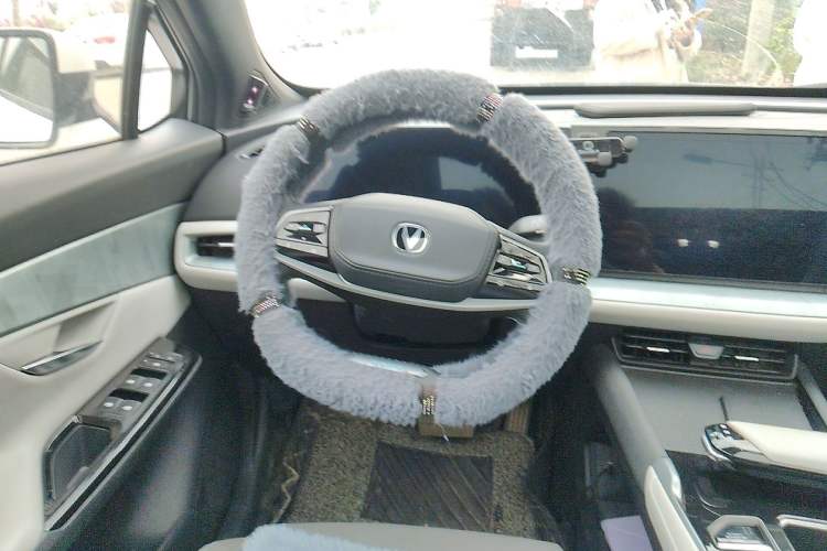 Used CHANGAN UNI-T 2023 Second-Generation 1.5T Prestige Model Steering Wheel