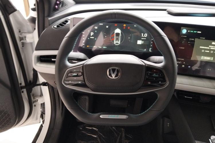 Used CHANGAN UNI-T 2023 Second-Generation 1.5T Prestige Model Steering Wheel