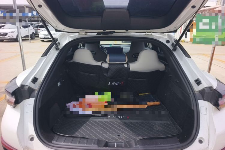 Used CHANGAN UNI-T 2023 Second-Generation 1.5T Prestige Model Trunk