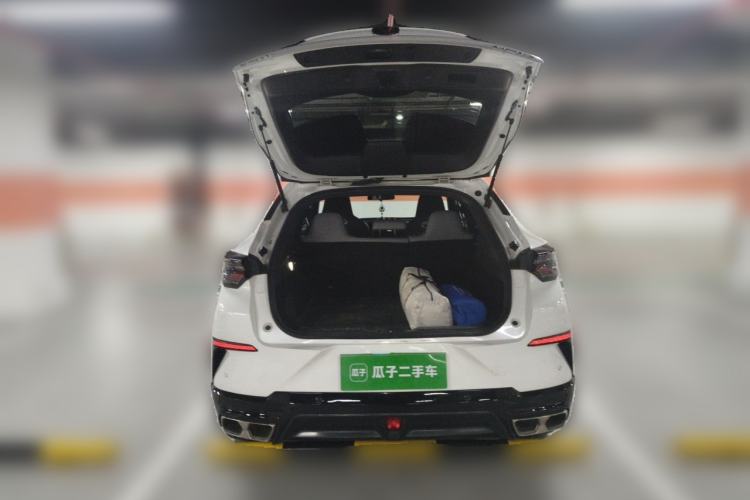 Used CHANGAN UNI-T 2023 Second-Generation 1.5T Prestige Model Trunk