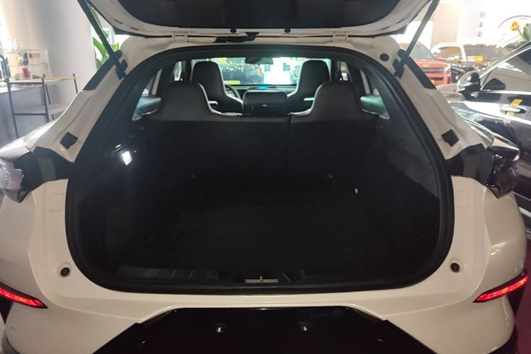 Used CHANGAN UNI-T 2023 2nd Generation 1.5T Sport Edition Prestige Version Trunk