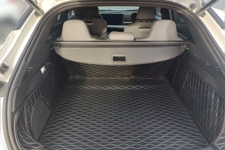 Used CHANGAN UNI-T 2023 2nd Generation 1.5T Flagship Version Trunk