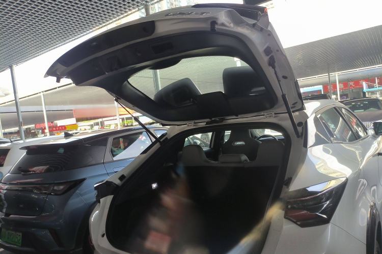 Used CHANGAN UNI-T 2023 Second-Generation 1.5T Prestige Model Trunk