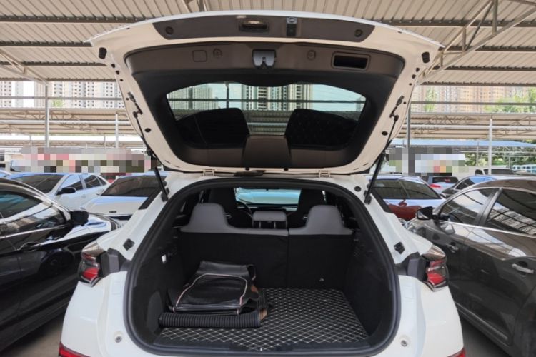 Used CHANGAN UNI-T 2023 Second-Generation 1.5T Prestige Model Trunk