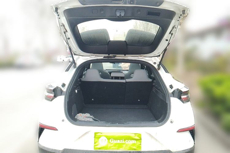 Used CHANGAN UNI-T 2023 Second-Generation 1.5T Prestige Model Trunk