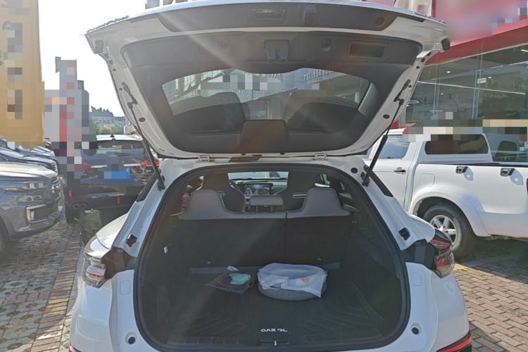 Used CHANGAN UNI-T 2023 Second-Generation 1.5T Prestige Model Trunk