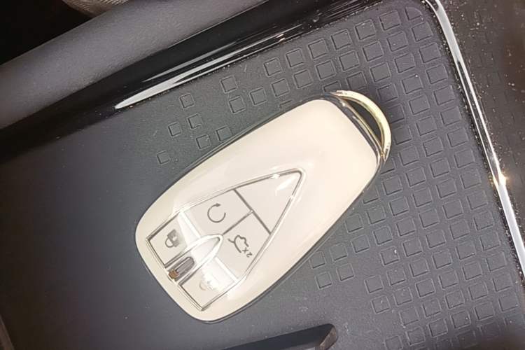 Used CHANGAN UNI-T 2023 2nd Generation 1.5T Excellence Version Vehicle Key
