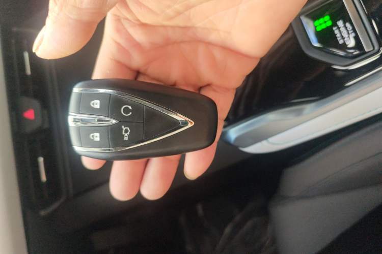 Used CHANGAN UNI-T 2023 Second-Generation 1.5T Prestige Model Vehicle Key