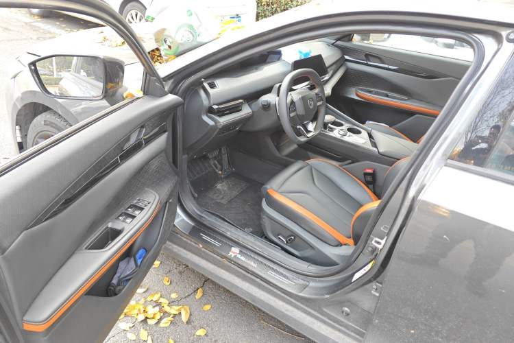 Used CHANGAN UNI-V 2023 1.5T Prestige Model Driver Seat