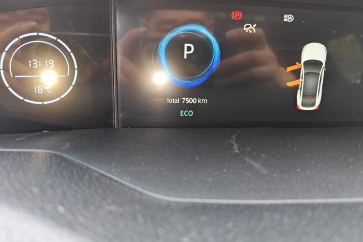 Used CHANGAN UNI-V 2023 1.5T Prestige Model Odometer Close Up
