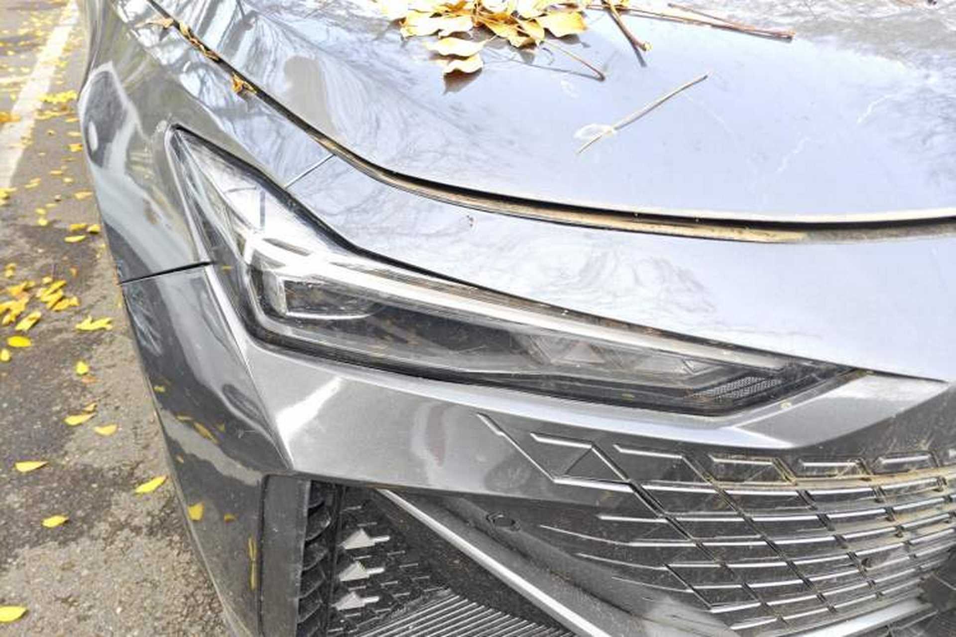 Used CHANGAN UNI-V 2023 1.5T Prestige Model Right Front Headlight
