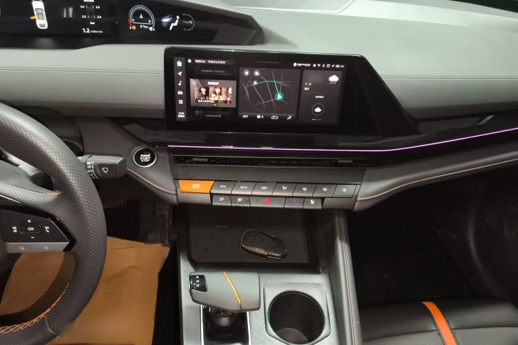 Used CHANGAN UNI-V 2024 1.5T Smart Navigation Version Audio And AC Panel