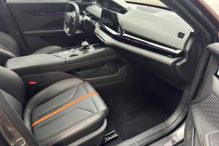 Used CHANGAN UNI-V 2024 1.5T Smart Navigation Version Interior 5