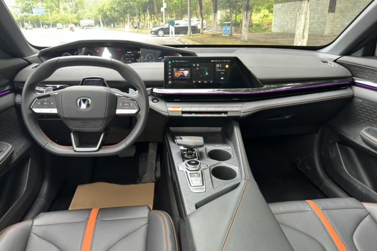 Used CHANGAN UNI-V 2024 1.5T Smart Navigation Version Interior 9