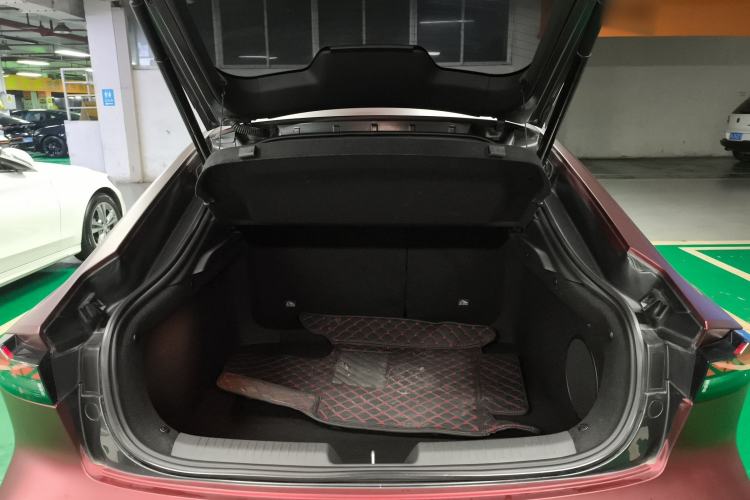 Used CHANGAN UNI-V 2024 1.5T Smart Navigation Version Trunk