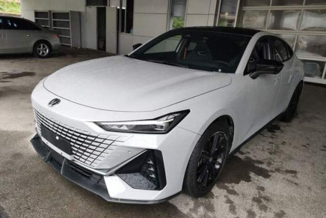 Used CHANGAN UNI-V 2023 1.5T Prestige Model