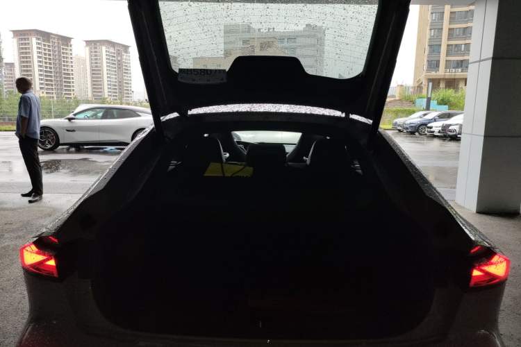 Used CHANGAN UNI-V 2023 1.5T Prestige Model Trunk