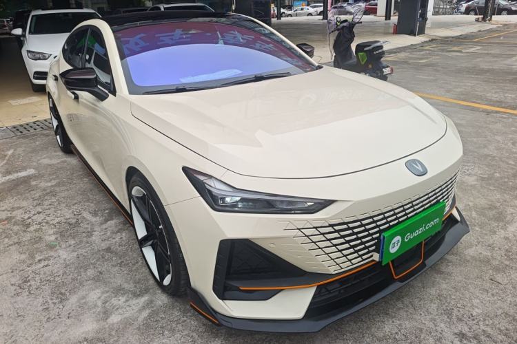 Used CHANGAN UNI-V 2023 1.5T Sport Edition Front Right 45 Deg
