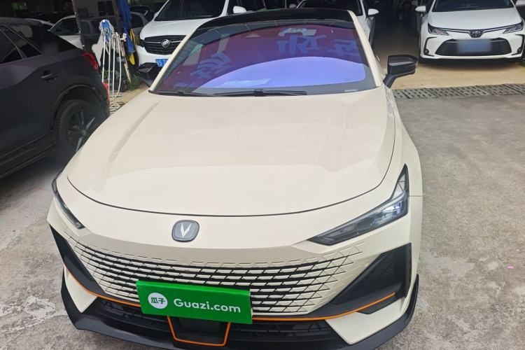 Used CHANGAN UNI-V 2023 1.5T Sport Edition Front